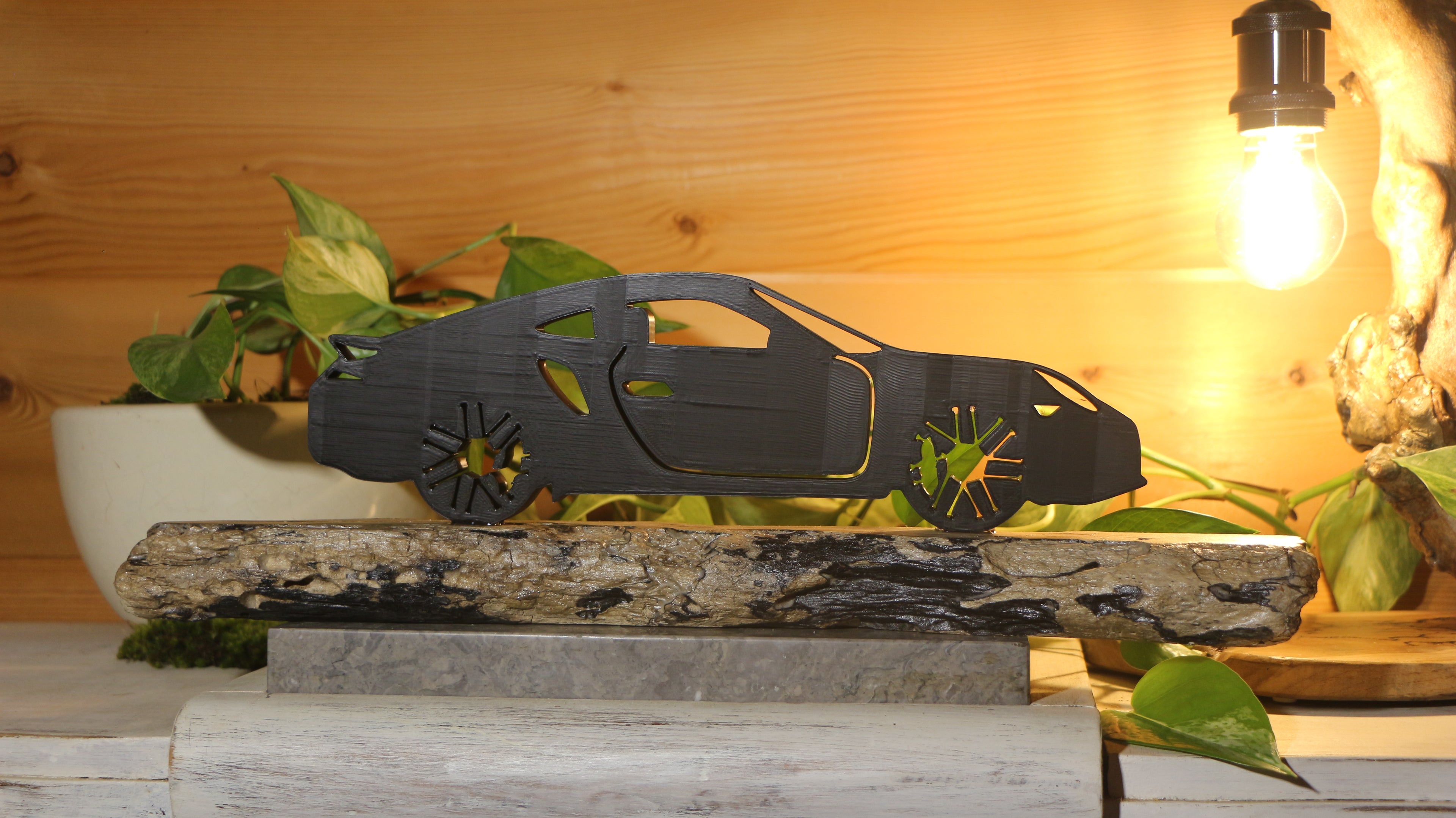 Statue Voiture Imprimée en 3D et bois flotté
