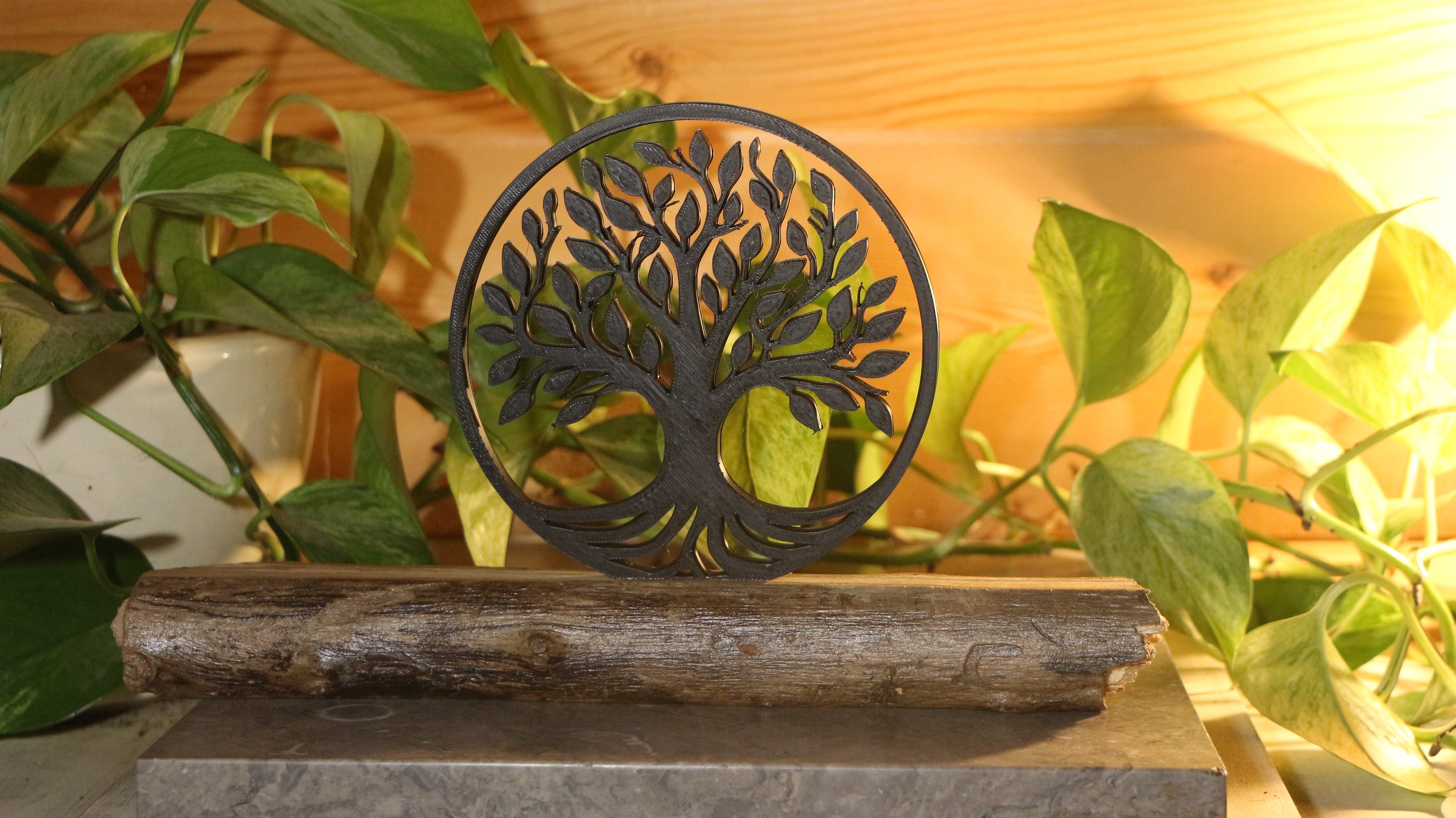 Statue Arbre de vie imprimée en 3D et bois flotté