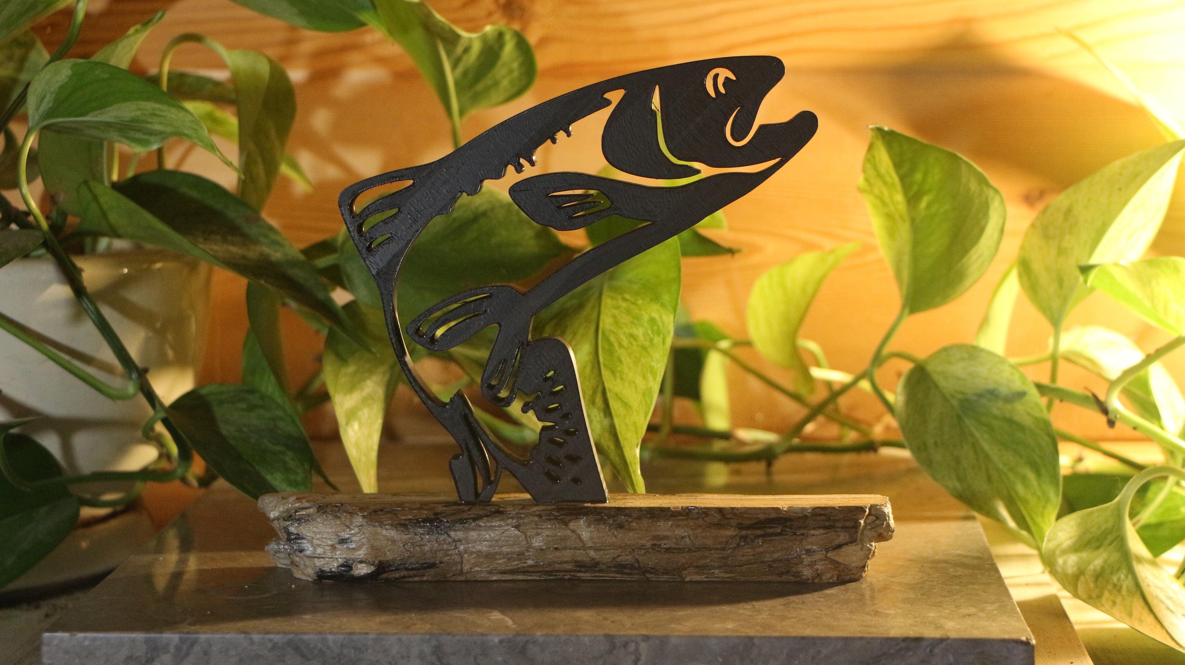 Statue Truite Imprimée en 3D et bois flotté