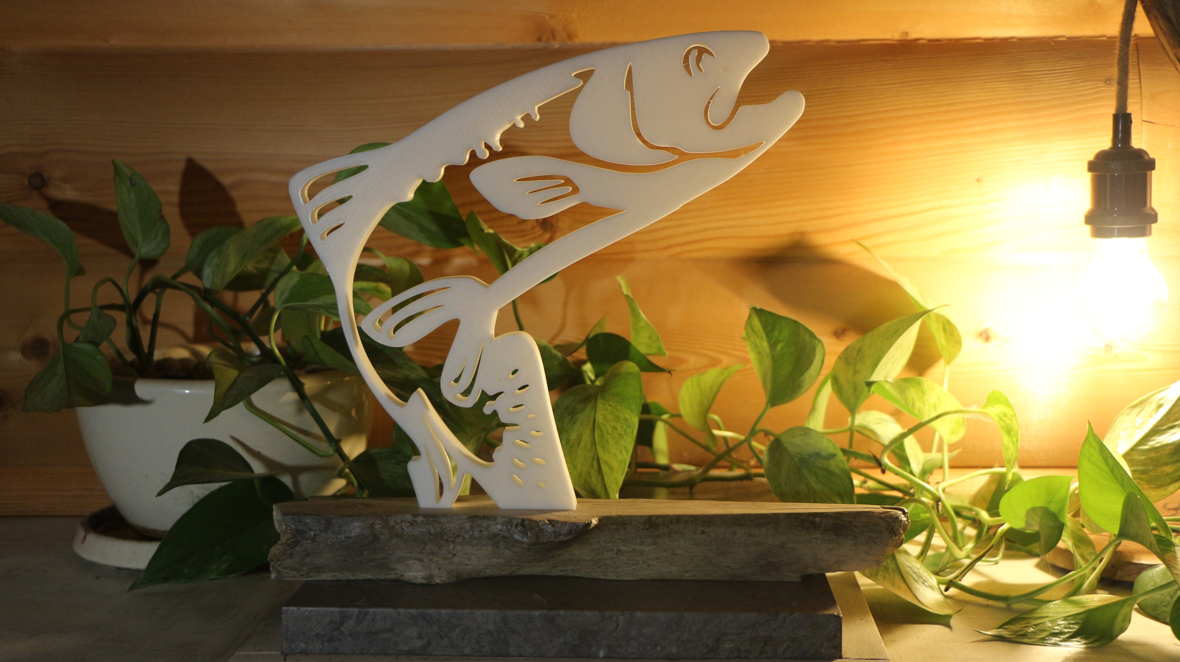 Statue Truite Imprimée en 3D et bois flotté