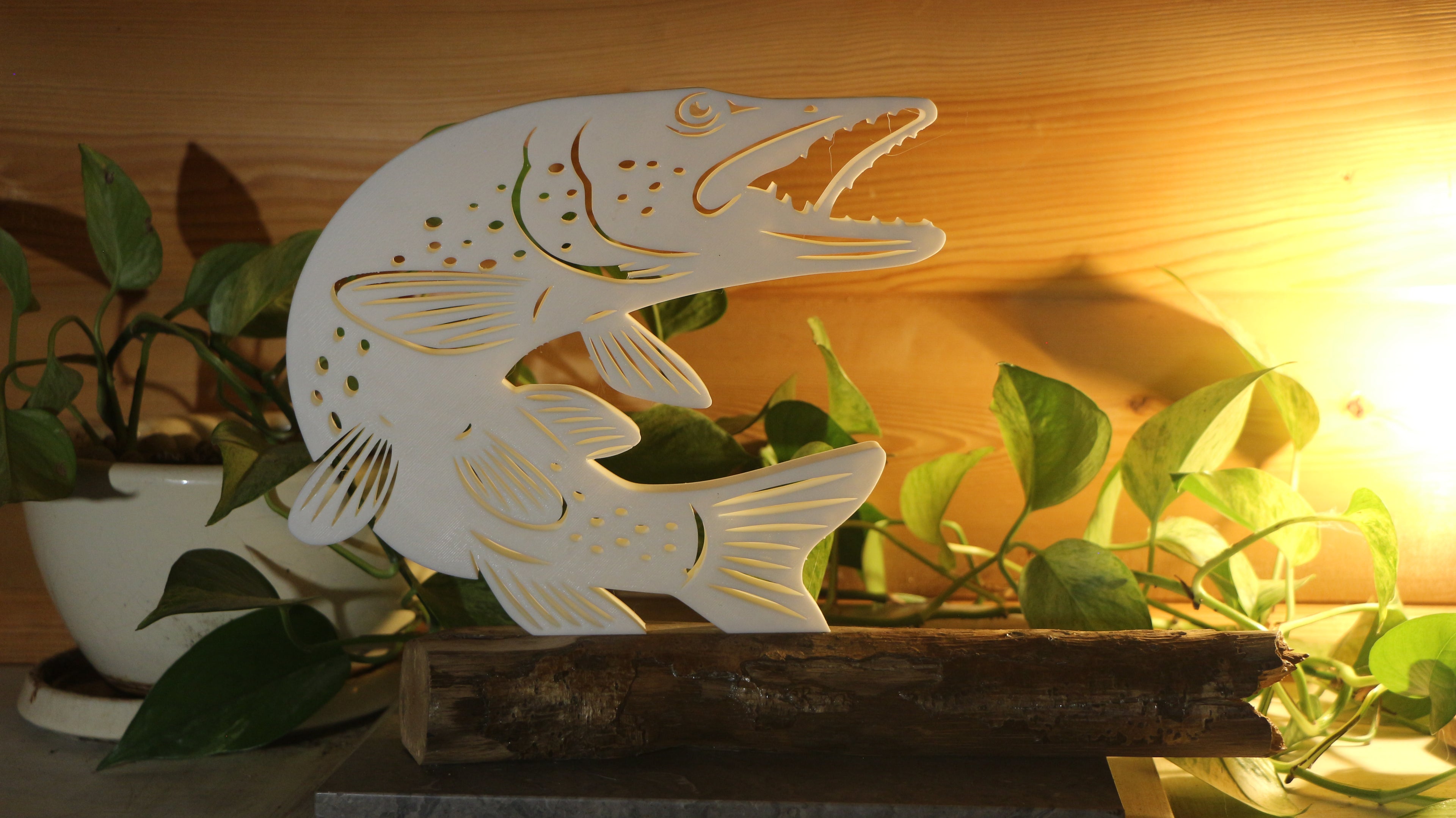 Statue Brochet Imprimée en 3D et bois flotté