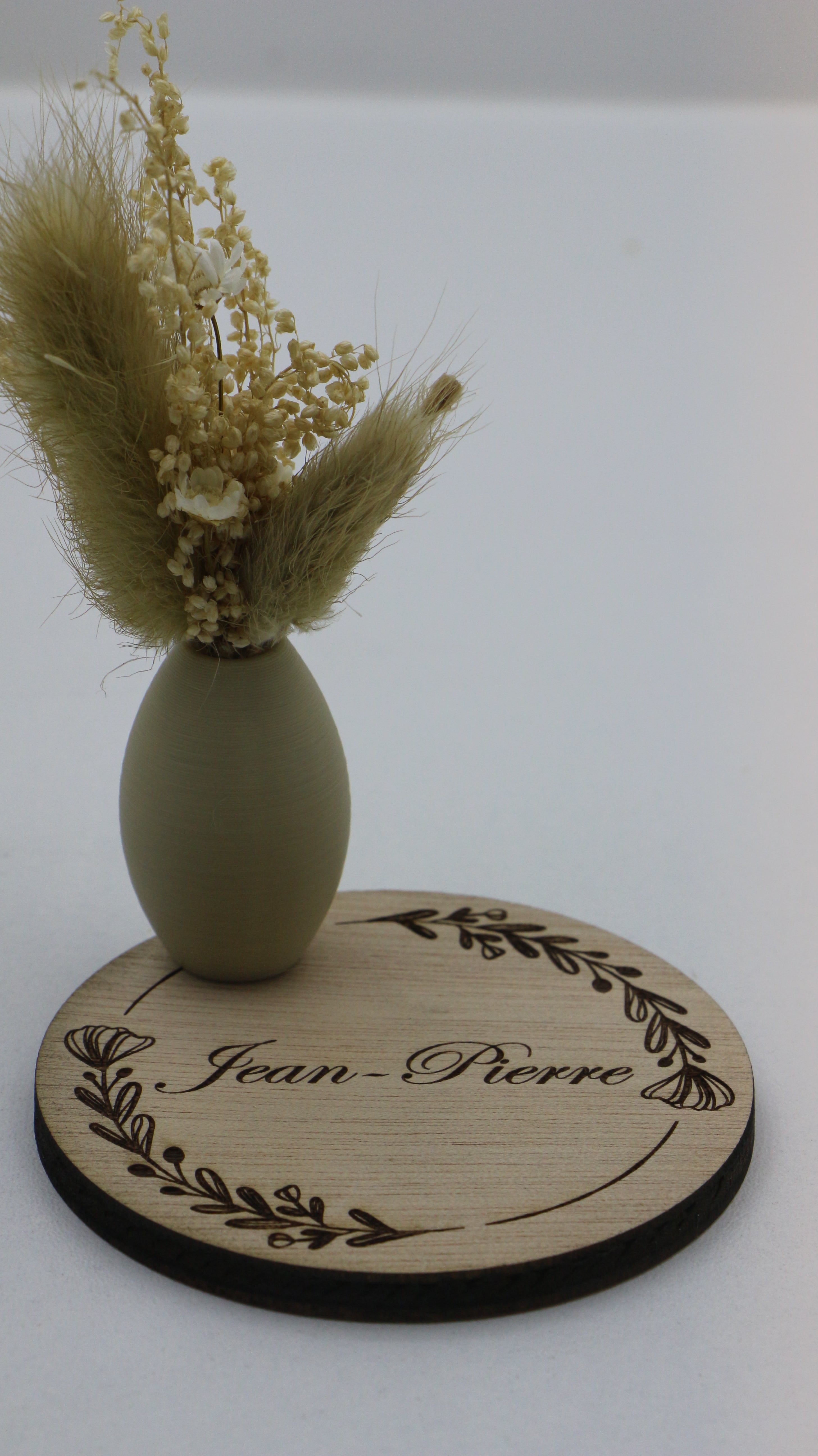 Marque-place personnalisable en bois avec pot décoratif et fleurs séchées