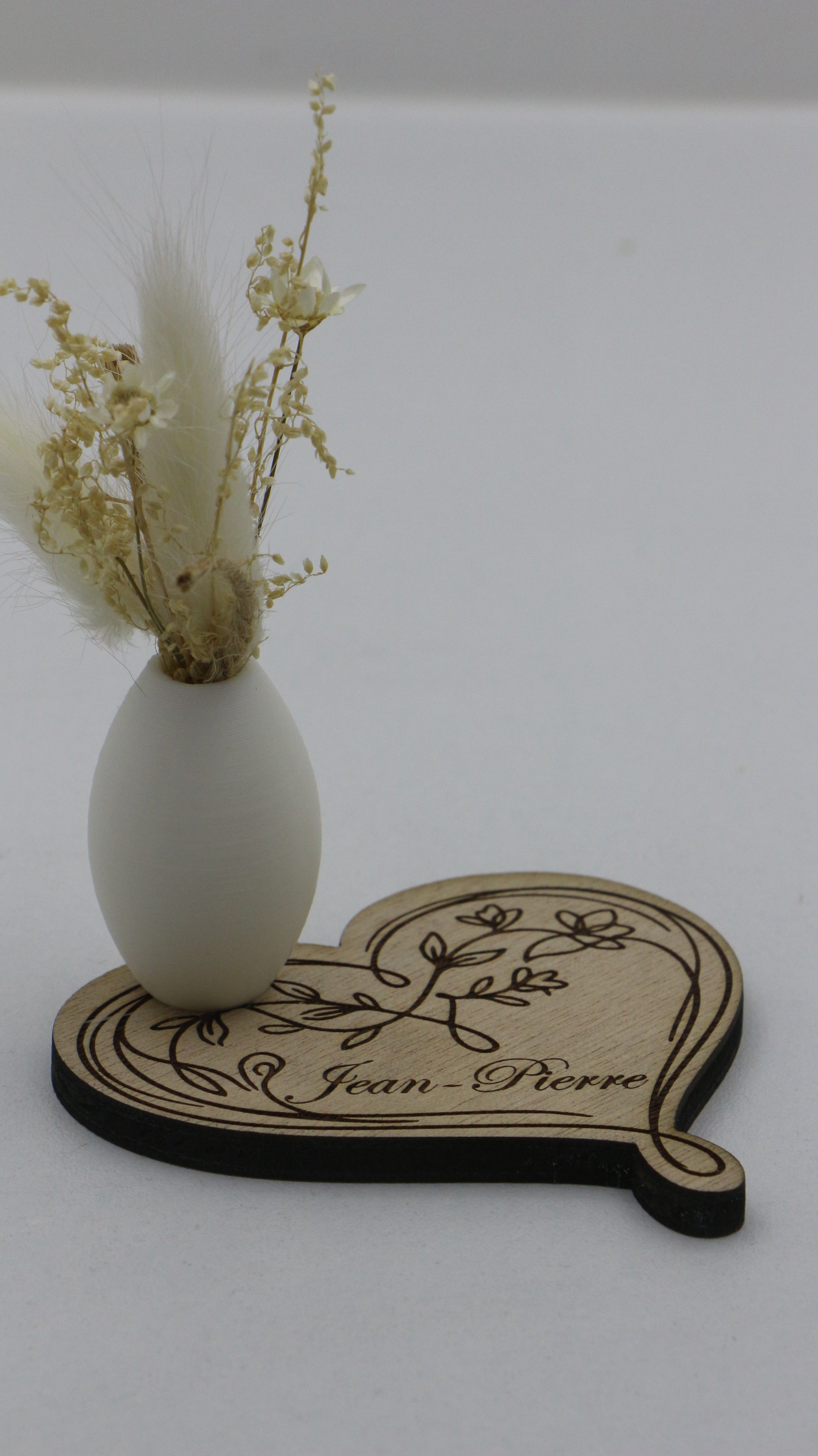 Marque-place personnalisable en bois avec pot décoratif et fleurs séchées