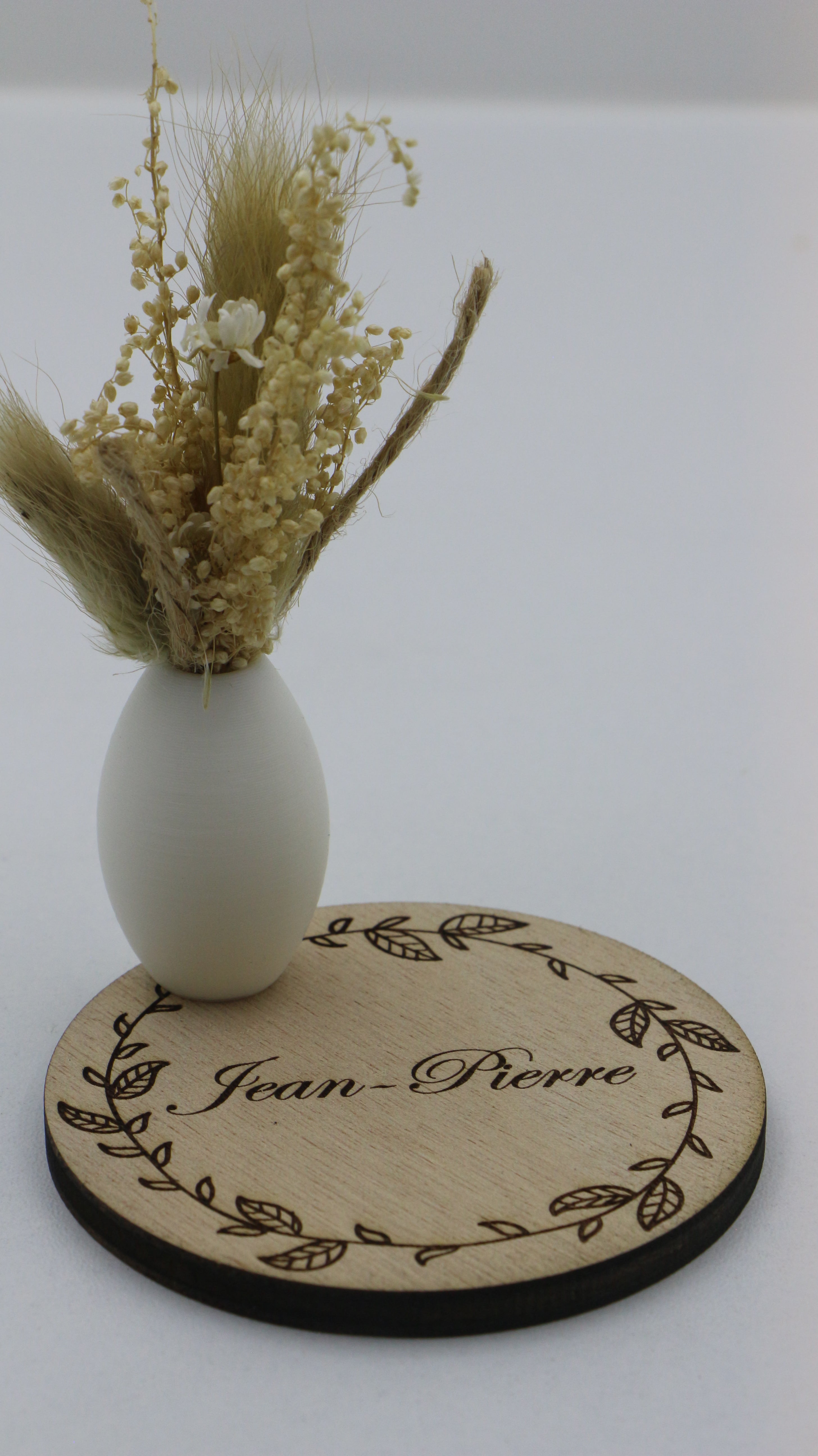 Marque-place personnalisable en bois avec pot décoratif et fleurs séchées