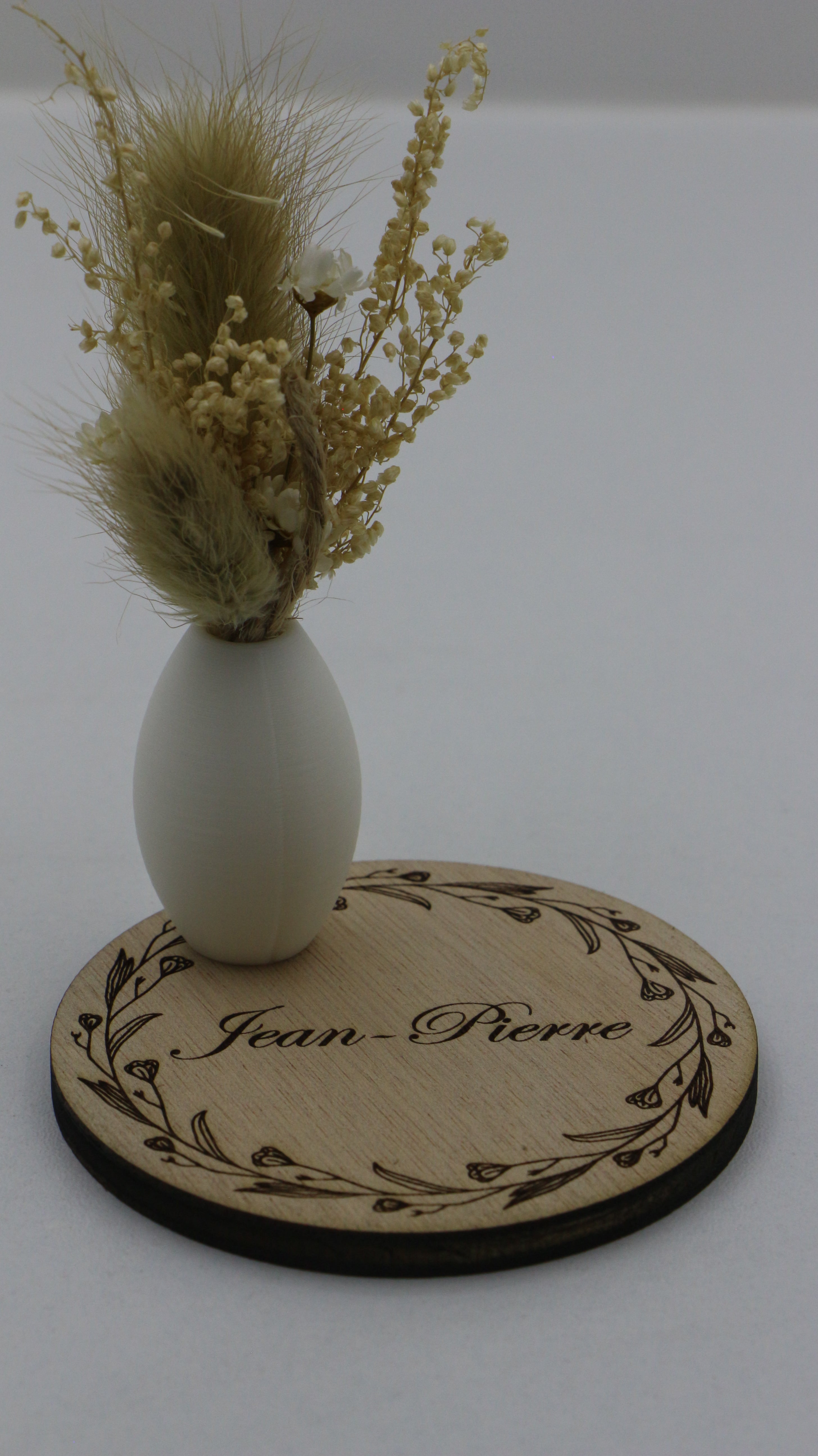 Marque-place personnalisable en bois avec pot décoratif et fleurs séchées