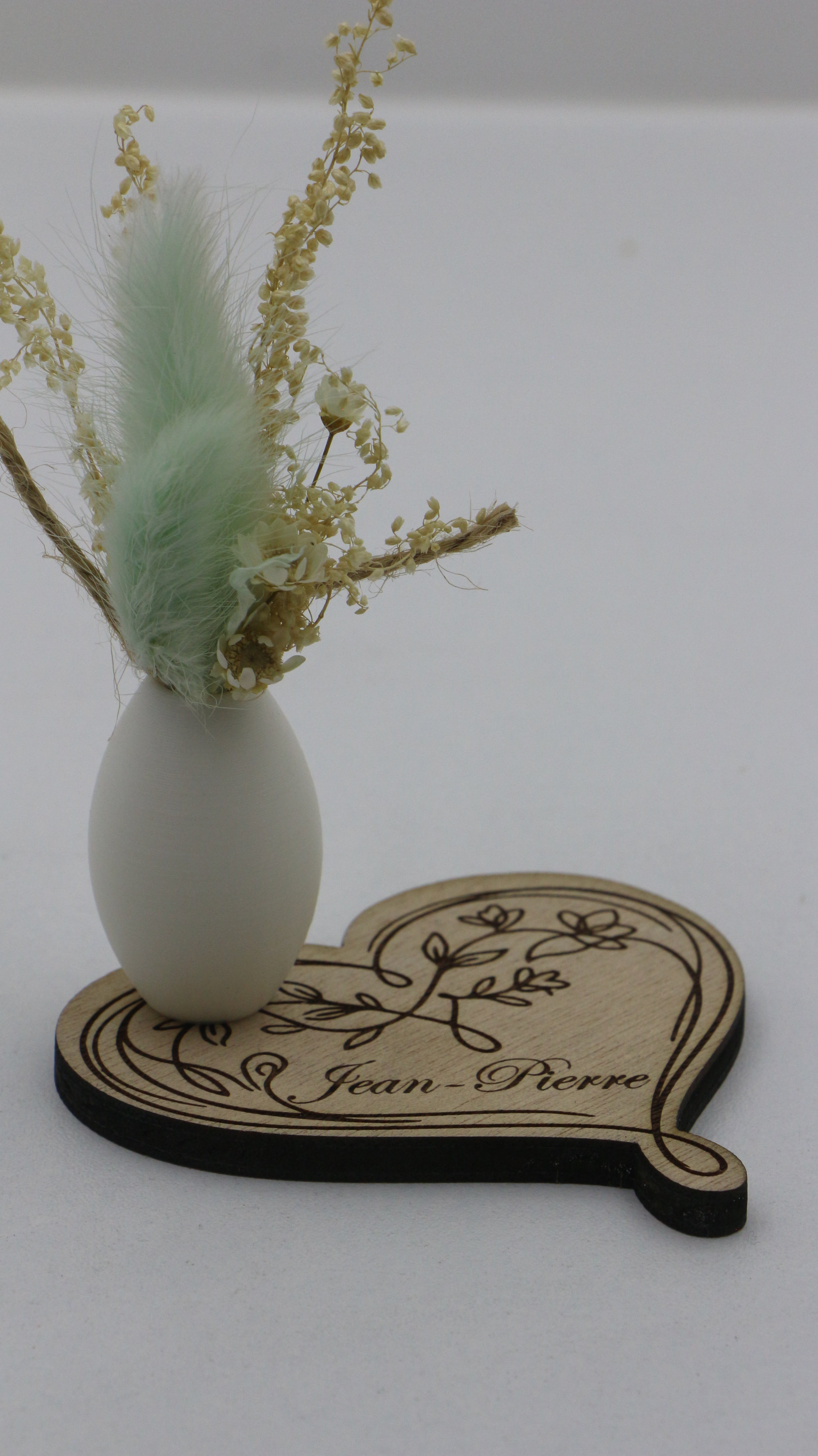 Marque-place personnalisable en bois avec pot décoratif et fleurs séchées
