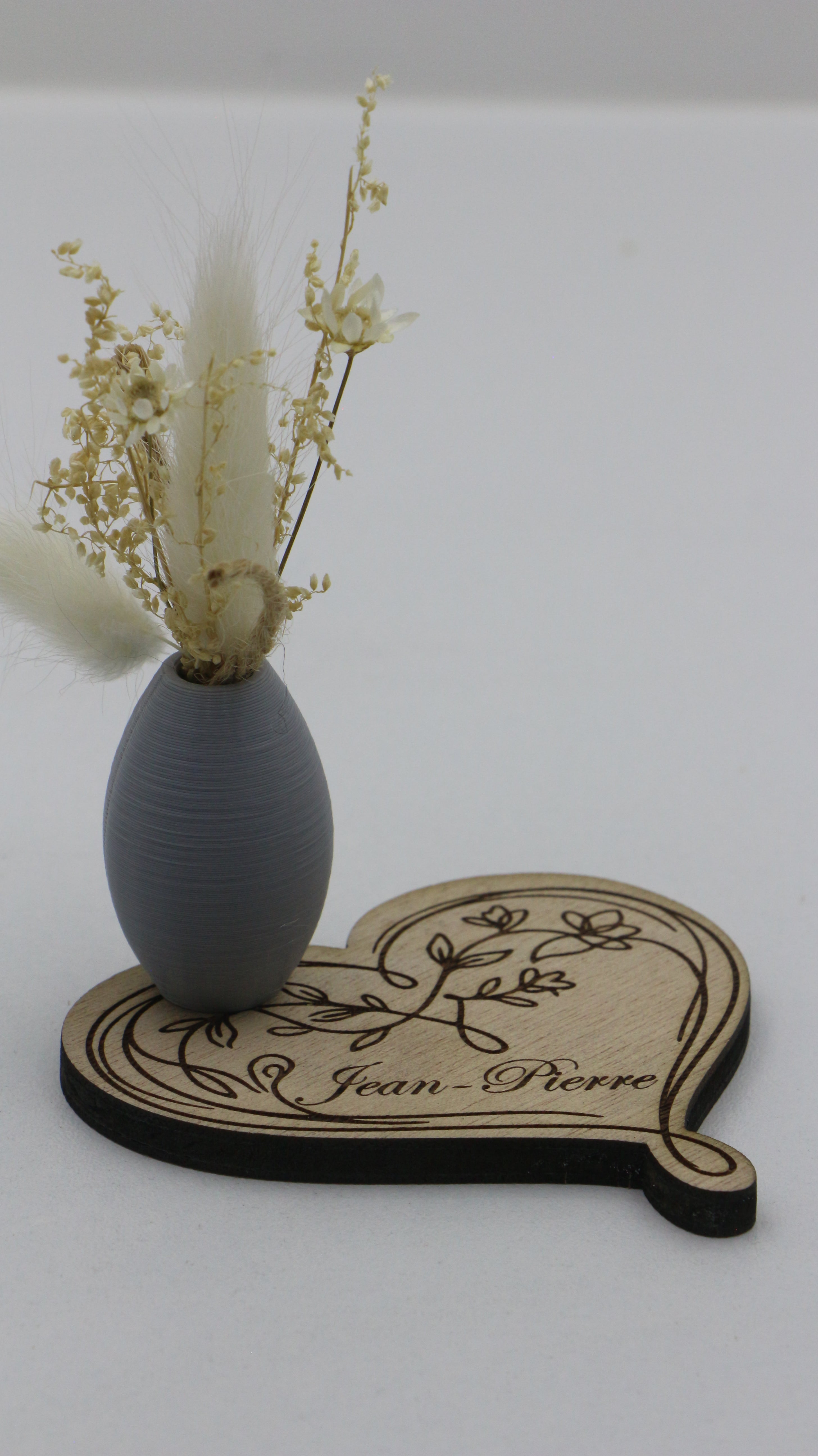 Marque-place personnalisable en bois avec pot décoratif et fleurs séchées