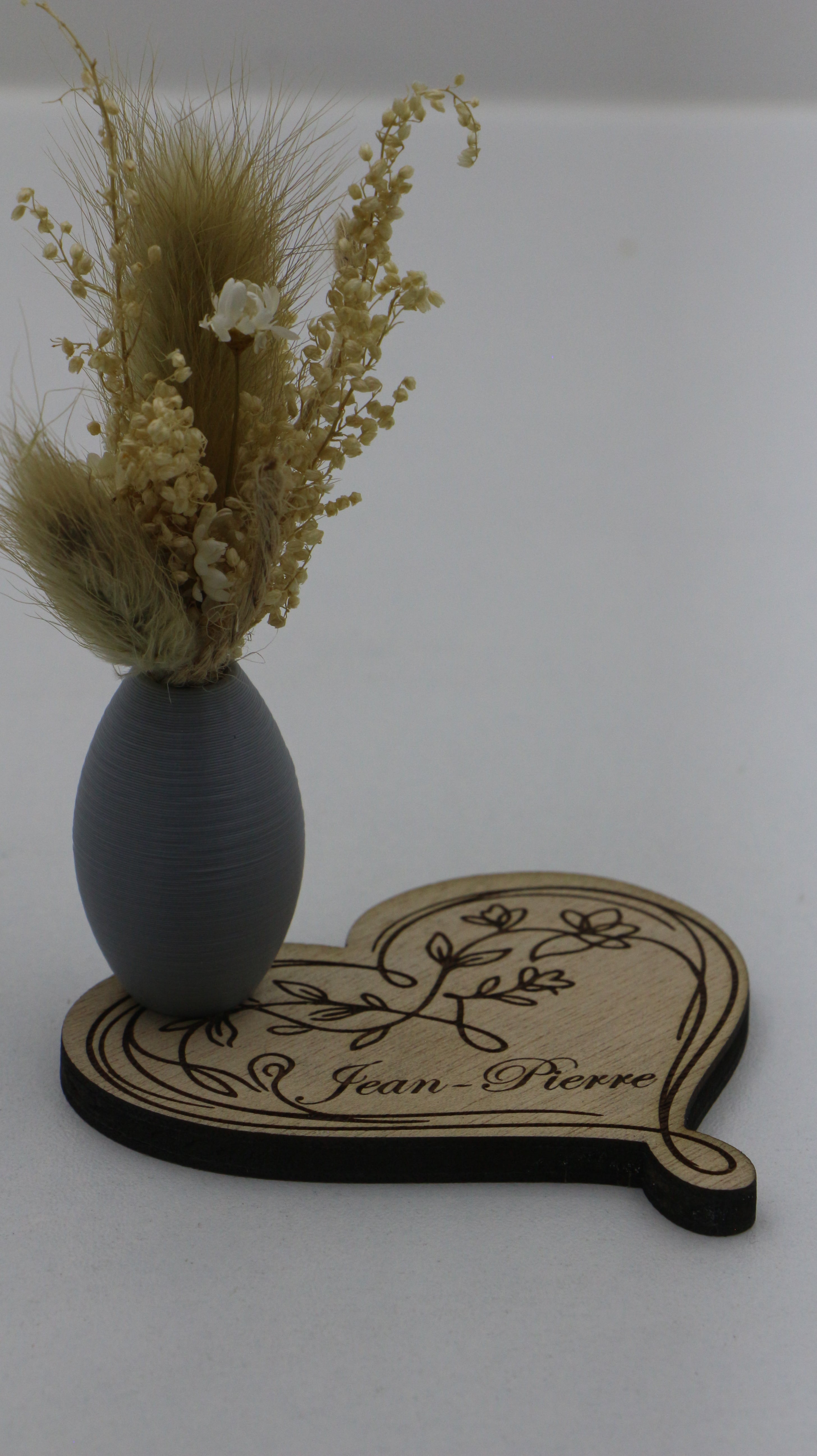 Marque-place personnalisable en bois avec pot décoratif et fleurs séchées