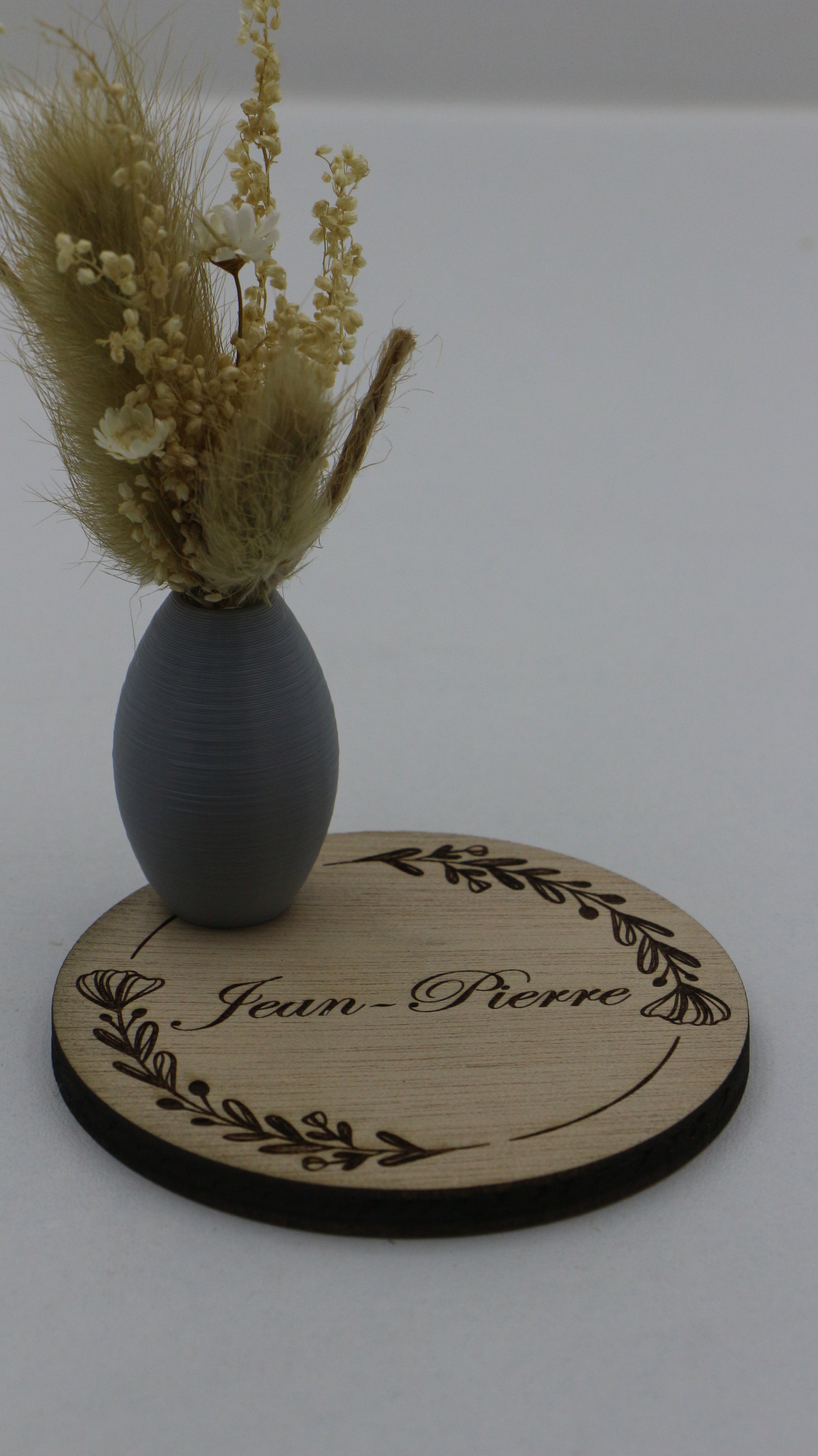 Marque-place personnalisable en bois avec pot décoratif et fleurs séchées