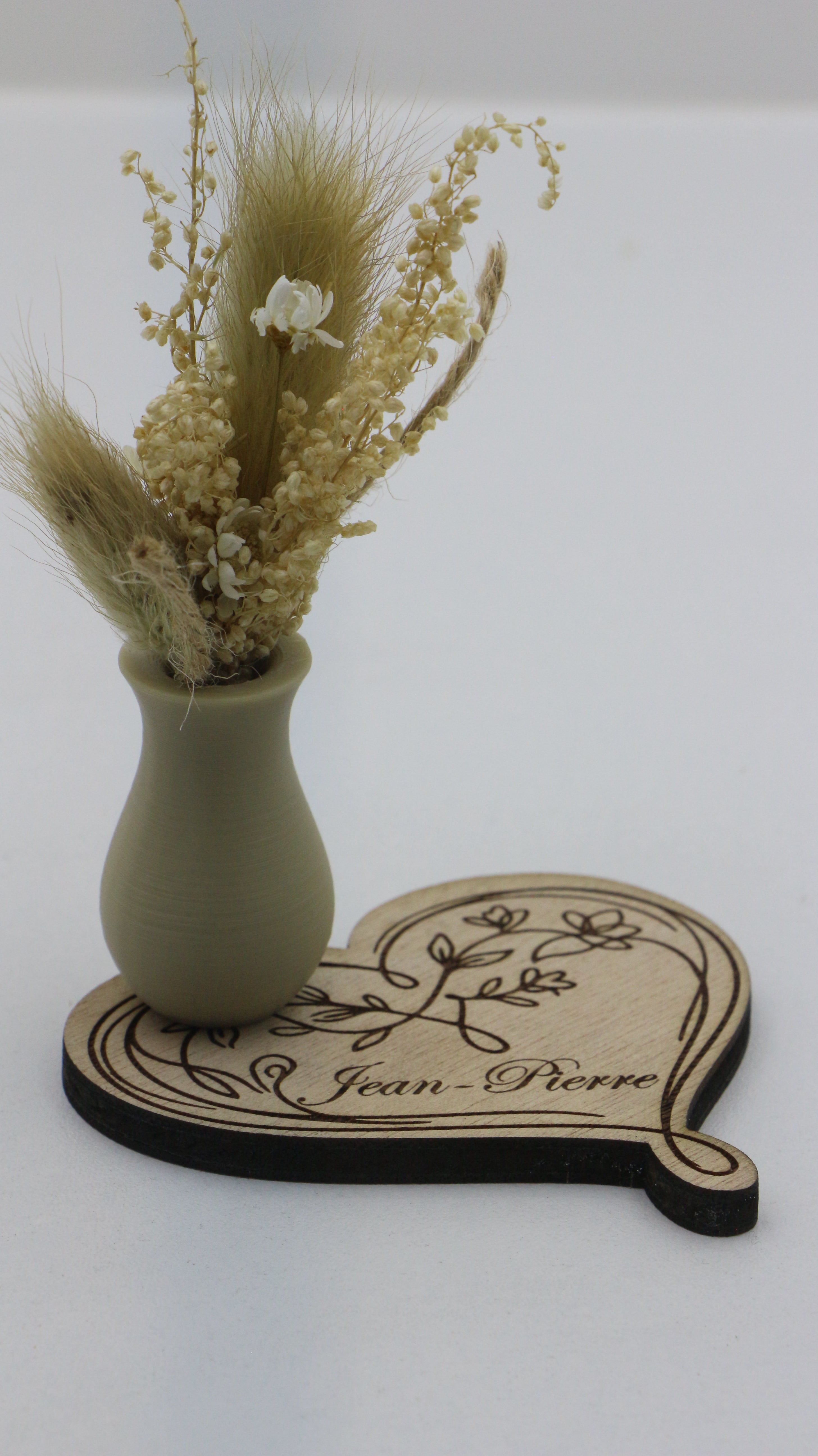 Marque-place personnalisable en bois avec pot décoratif et fleurs séchées