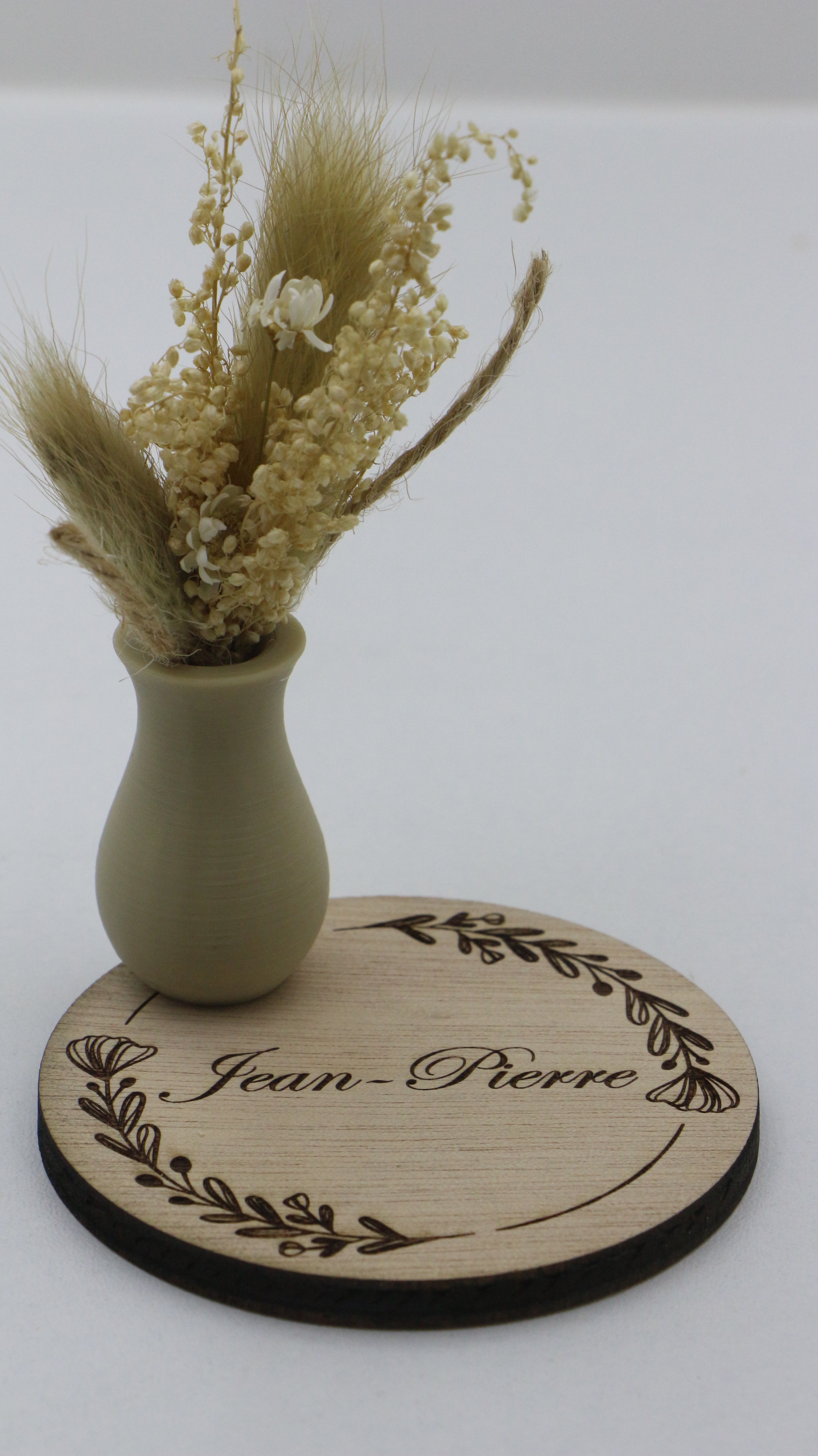 Marque-place personnalisable en bois avec pot décoratif et fleurs séchées