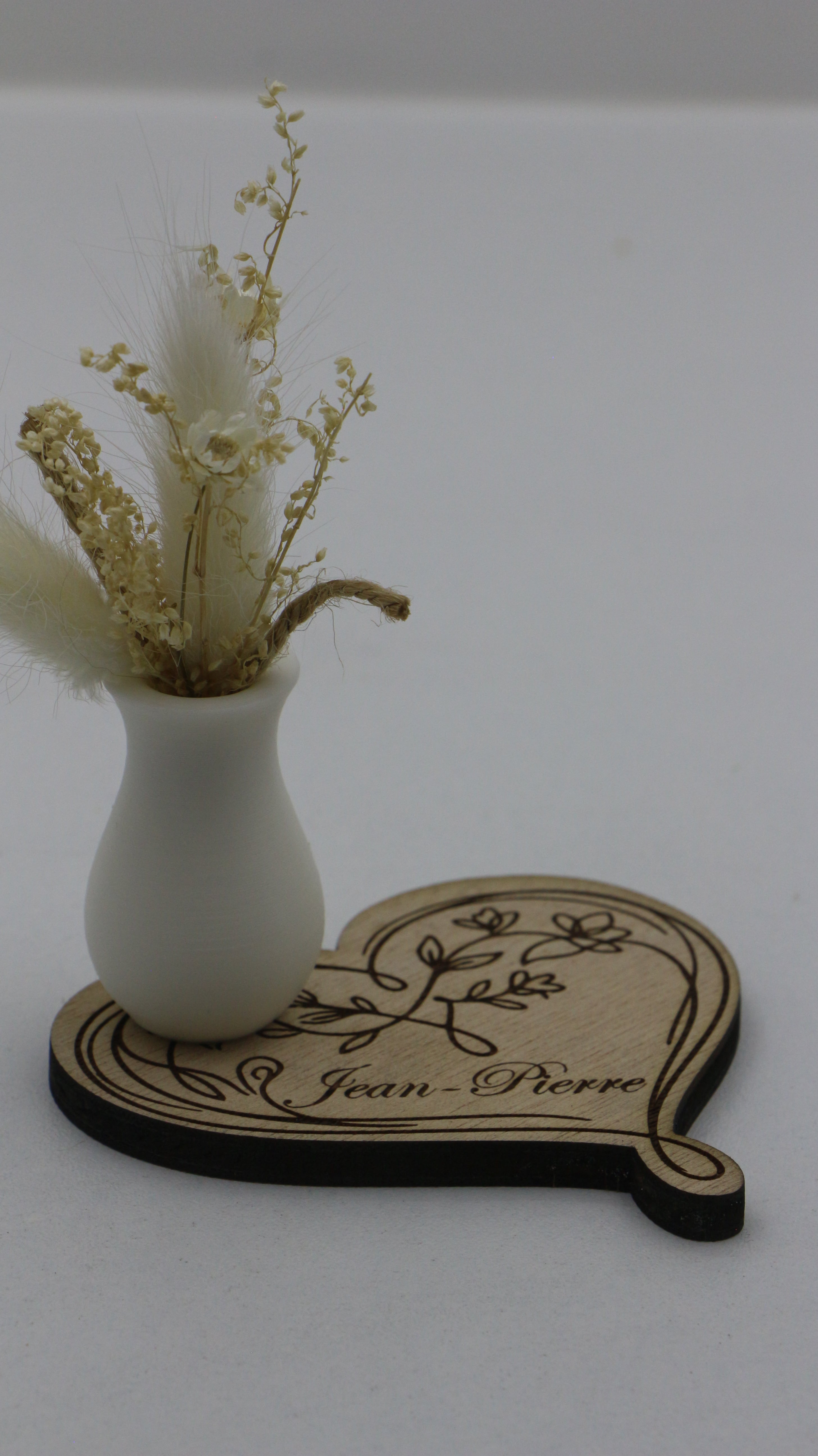 Marque-place personnalisable en bois avec pot décoratif et fleurs séchées