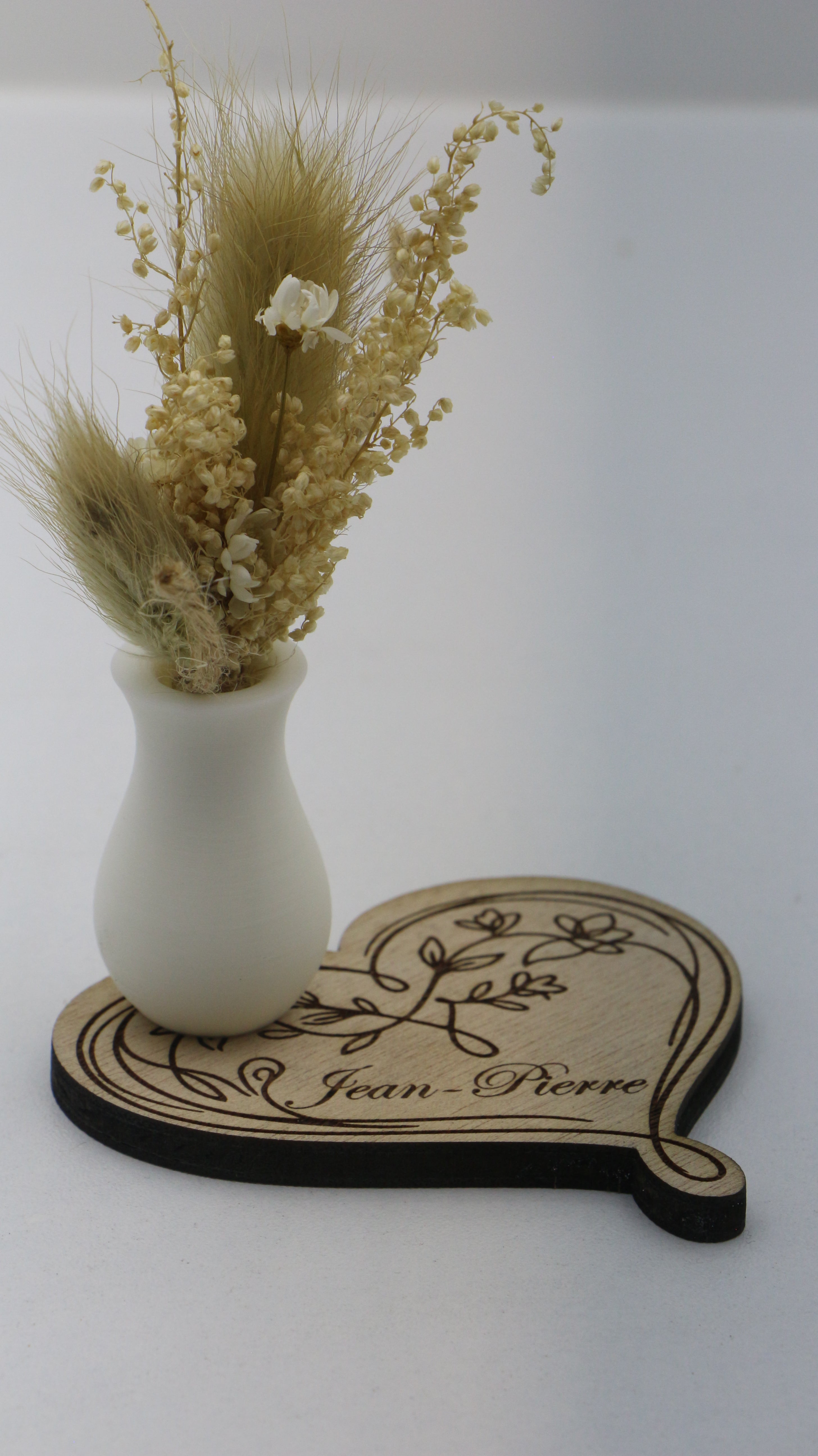 Marque-place personnalisable en bois avec pot décoratif et fleurs séchées