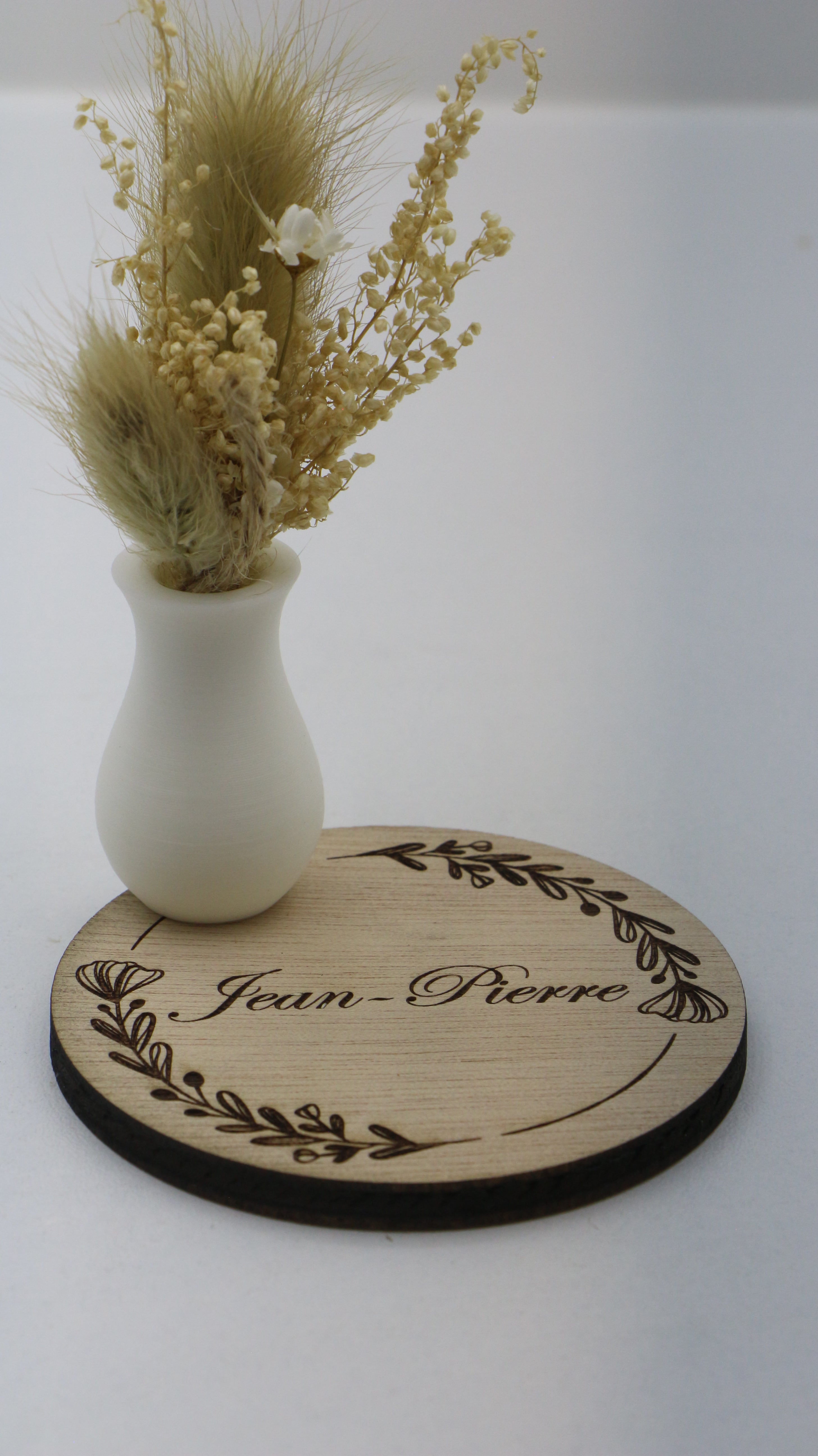 Marque-place personnalisable en bois avec pot décoratif et fleurs séchées