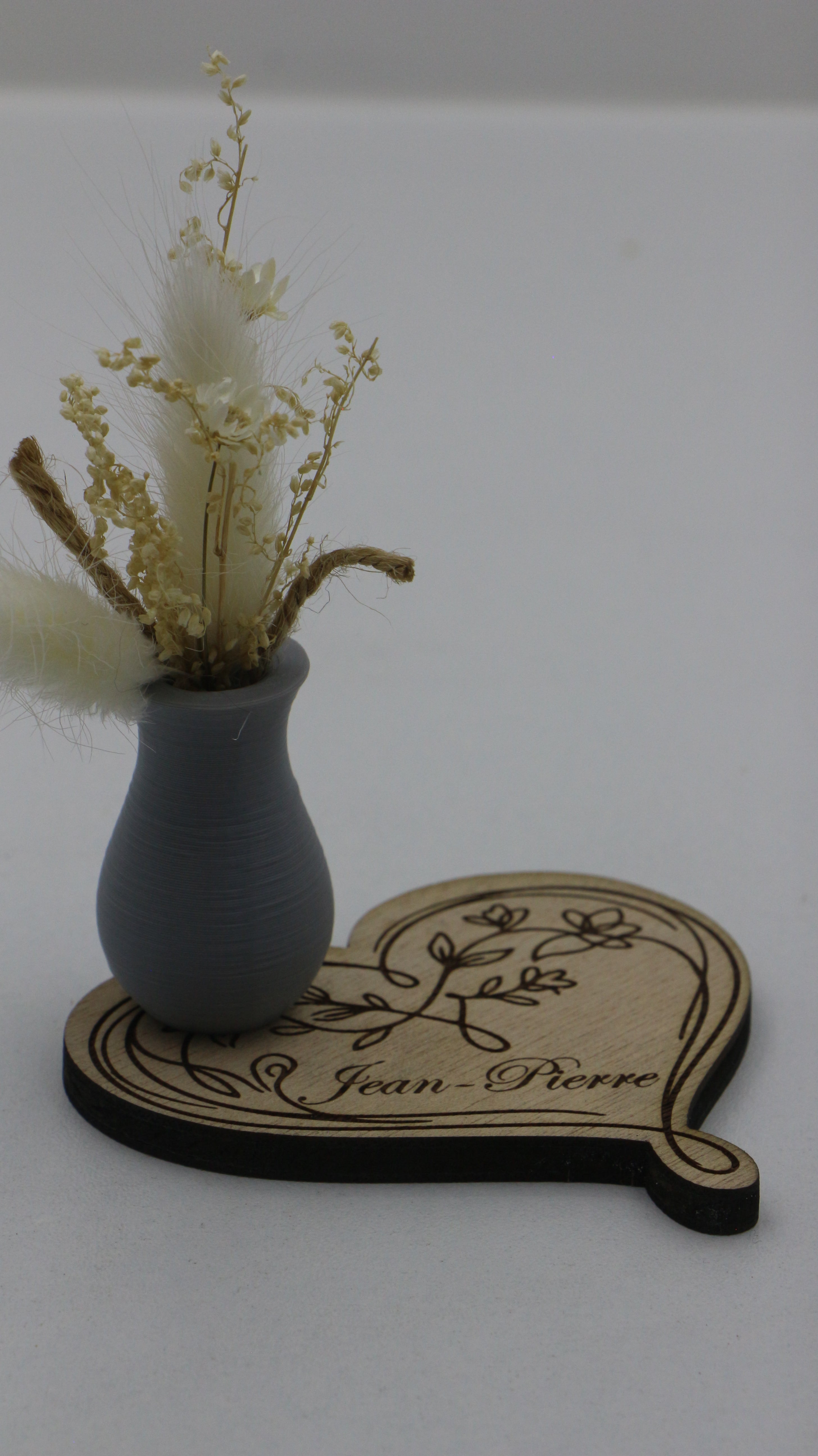Marque-place personnalisable en bois avec pot décoratif et fleurs séchées