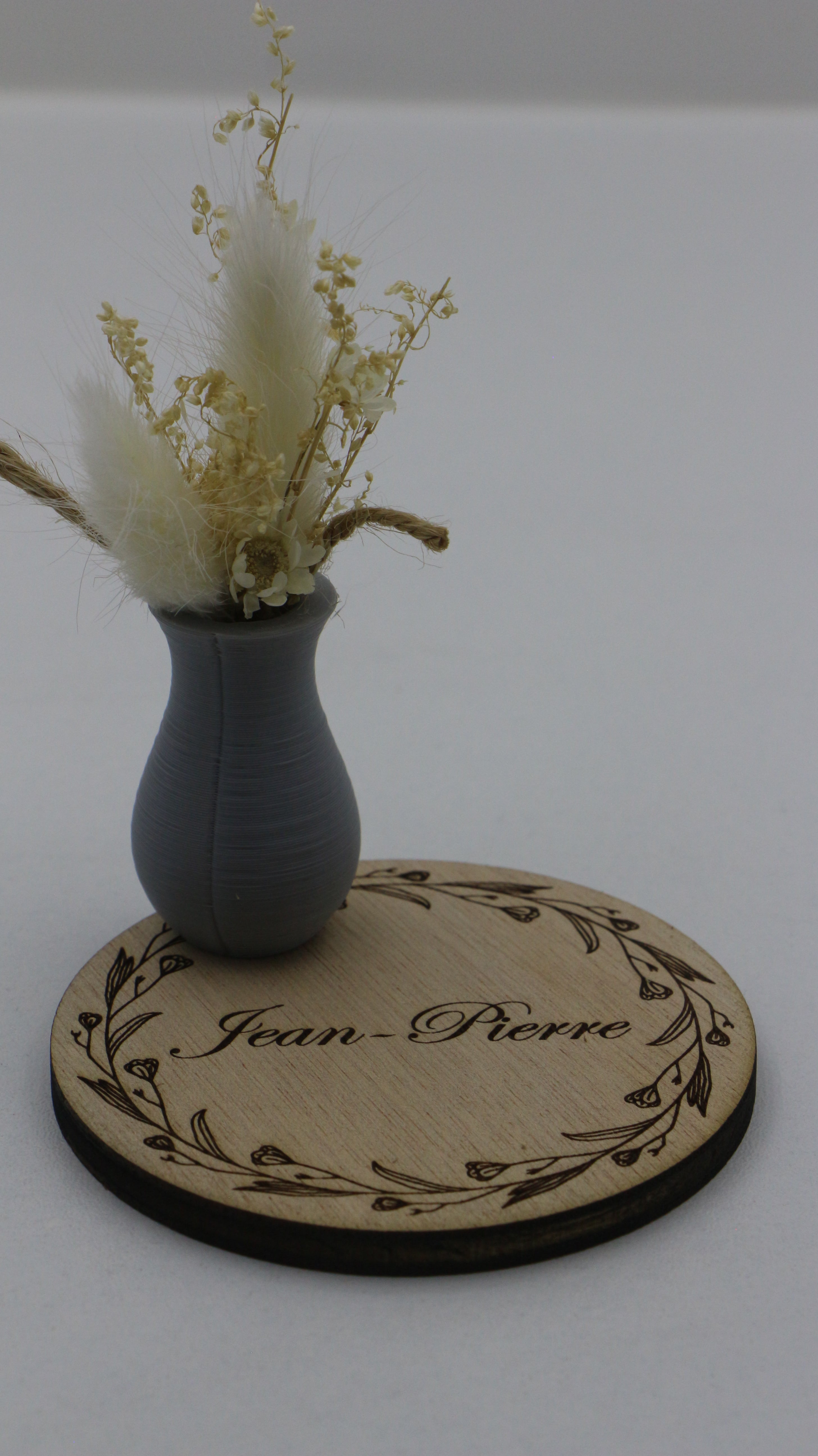 Marque-place personnalisable en bois avec pot décoratif et fleurs séchées