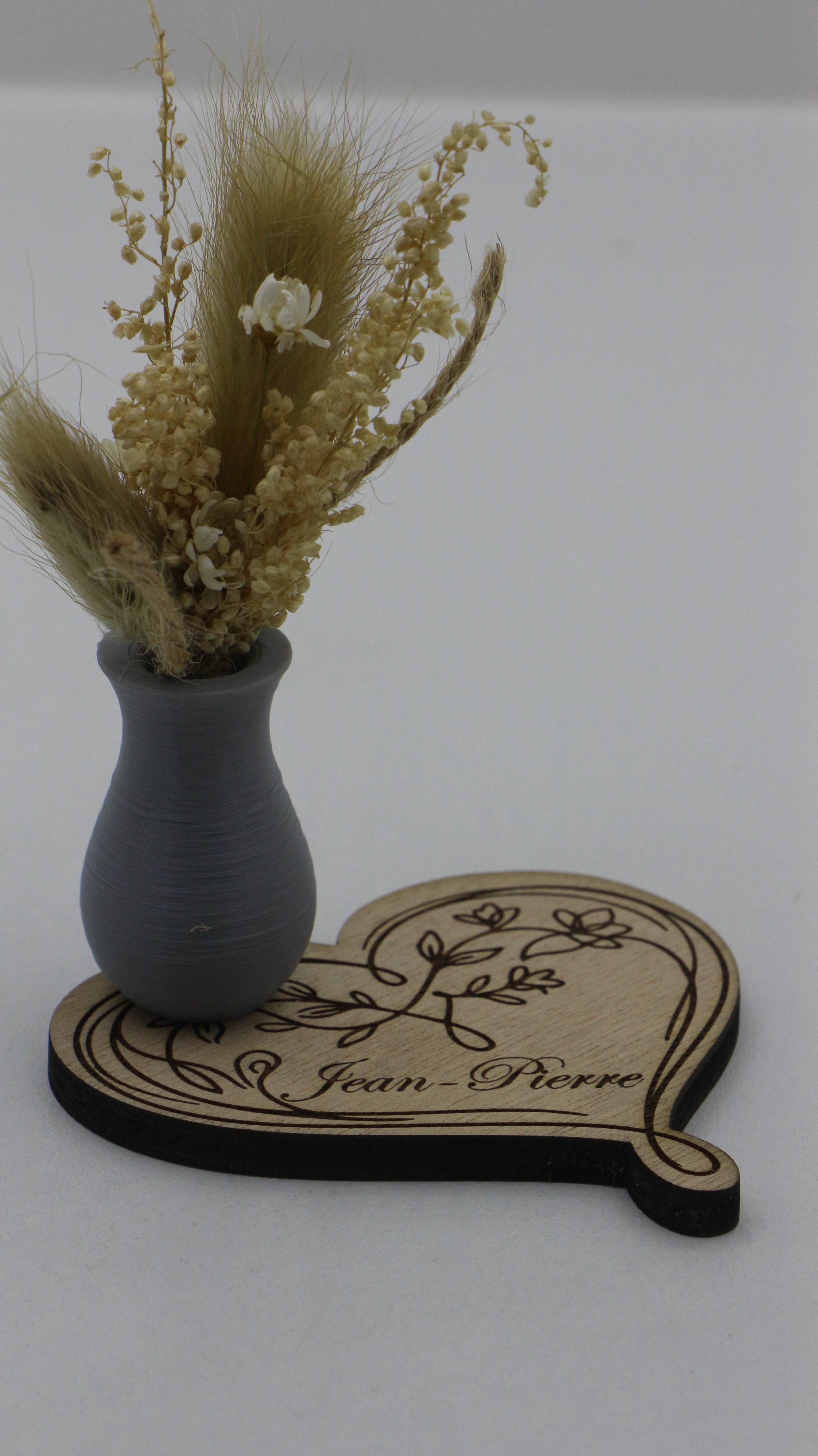 Marque-place personnalisable en bois avec pot décoratif et fleurs séchées