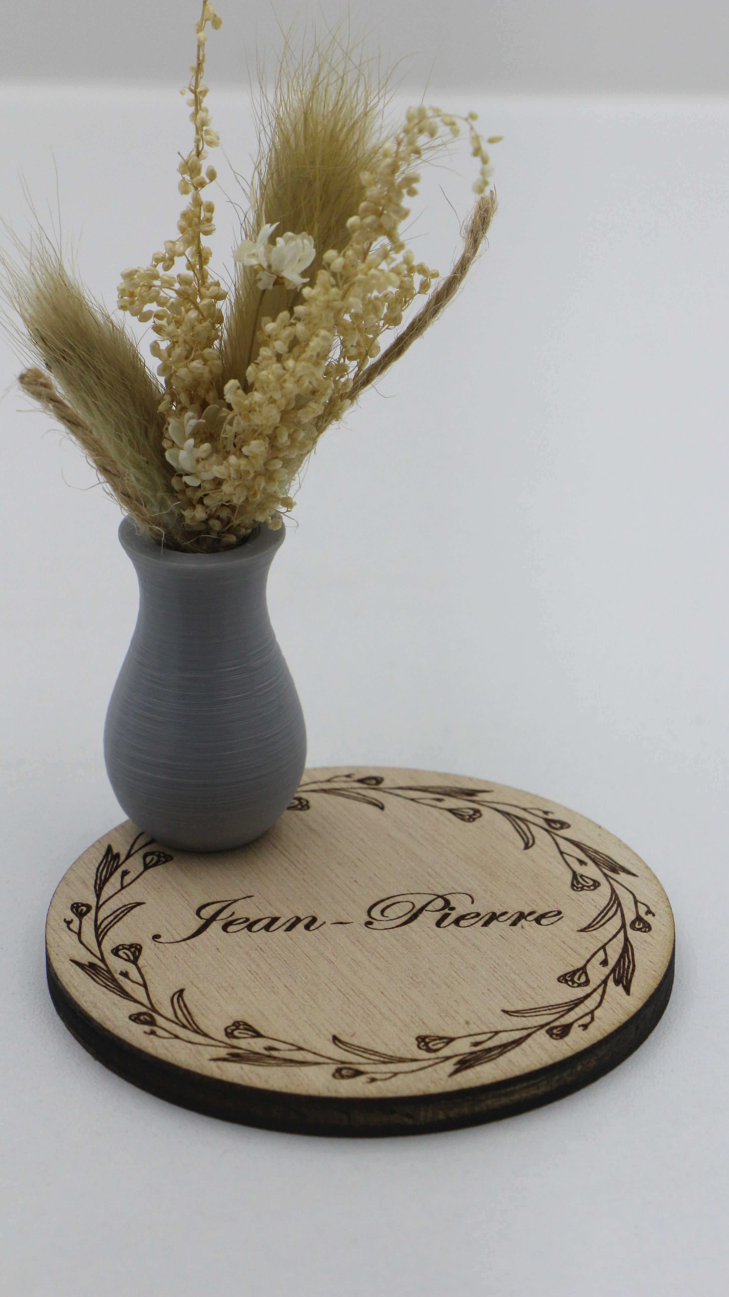 Marque-place personnalisable en bois avec pot décoratif et fleurs séchées