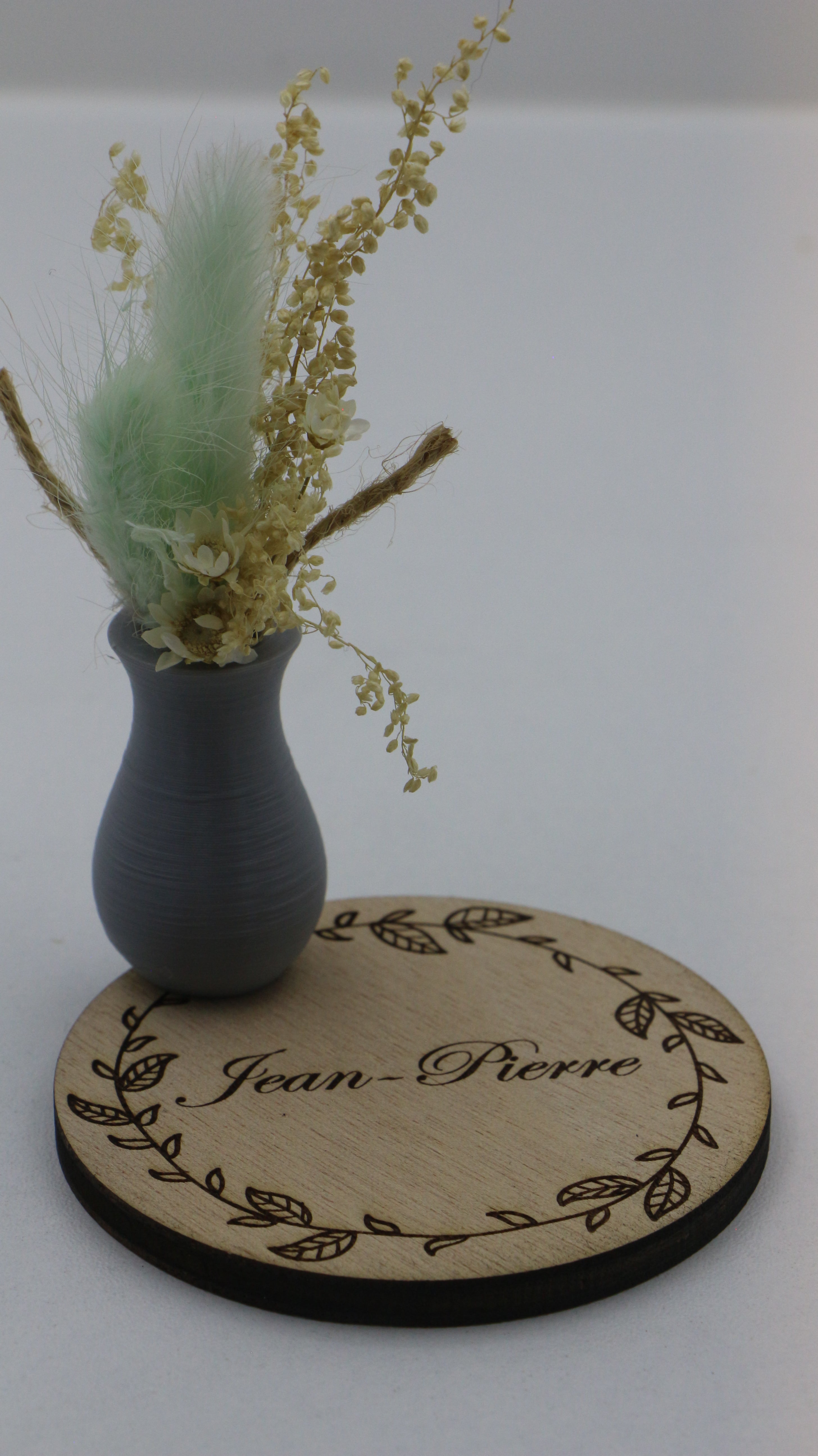 Marque-place personnalisable en bois avec pot décoratif et fleurs séchées