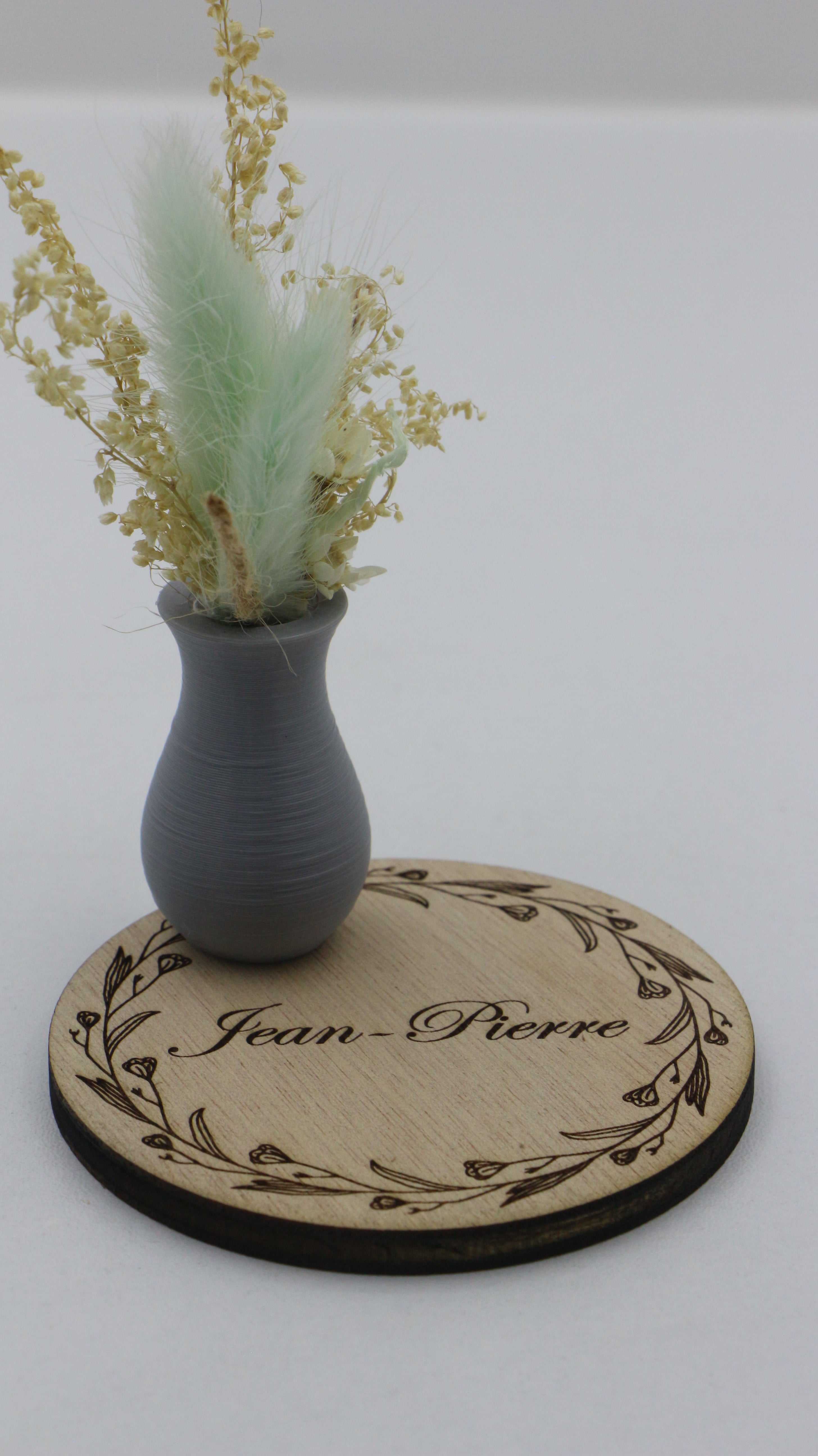 Marque-place personnalisable en bois avec pot décoratif et fleurs séchées